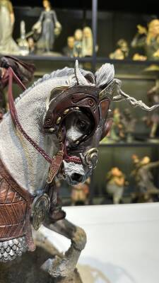 King Theoden on Snowmane - 4