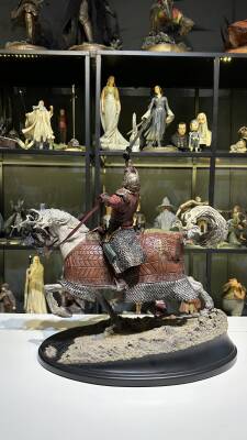 King Theoden on Snowmane - 7