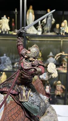 King Theoden on Snowmane - 11