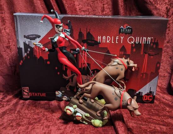  Harley Quinn with Hyenas - 1